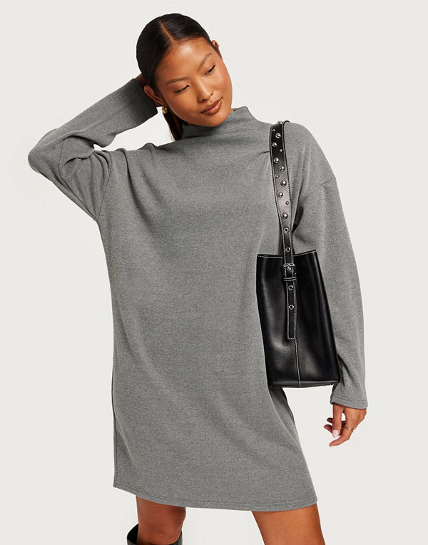 NLY Trend Turtle Neck Loose Dress - Grå