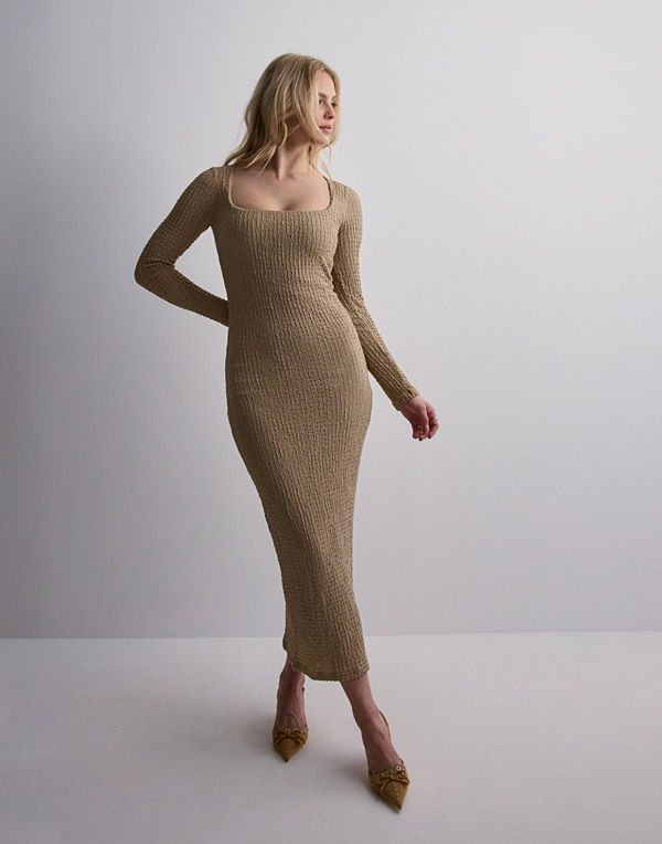 Nelly Sweetheart Structure Dress - Beige