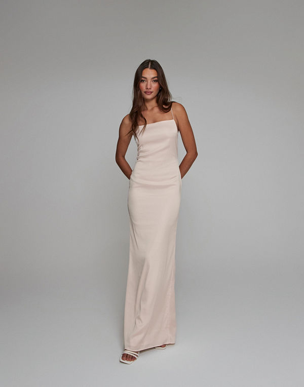 Nelly Clean Satin Dress - Beige - Klänningar online - Modegallerian
