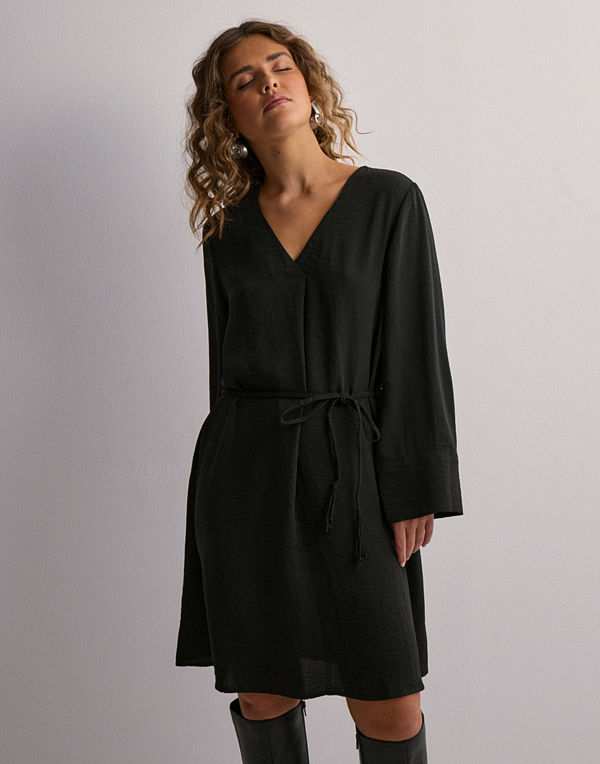 Jdy Jdydivya 7/8 V-Neck Belt Dress Wvn - Svart
