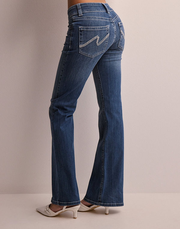 Nelly Low Waist Bootcut Stitch Jeans - Blå