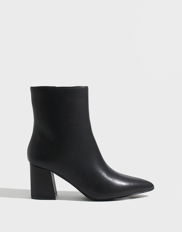 Nelly Ankle Boot - Svart