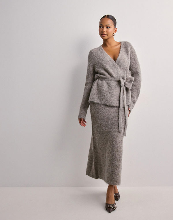 Selected Femme Slfgabella Hw Midi Knit Skirt - Grå