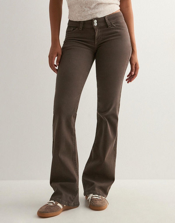 Nelly Low Waist Bootcut Stitch Jeans - Brun