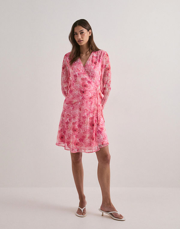 Vero Moda Vmsmilla L/S Detail Short Wrap Dres - Rosa