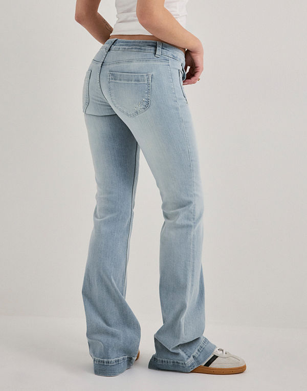 Nelly Super Low Heart Pocket Bootcut Jeans - Blå