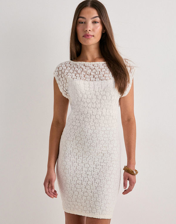 Nelly Wonderful Lace Dress - Vit