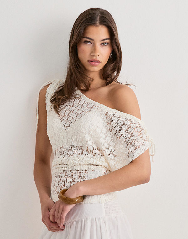 Nelly Wonderful Lace Shoulder Top - Vit