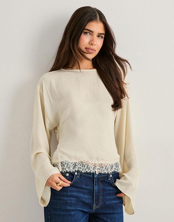 Nelly Sassy Lace Blouse - Champagne