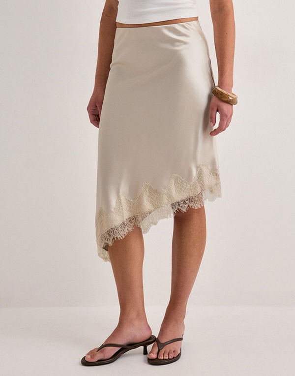 Only Onlfaraya Satin Lace Skirt Wvn - Beige