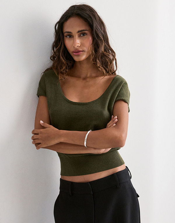 Nelly Deep Neck Knit Top - Grön