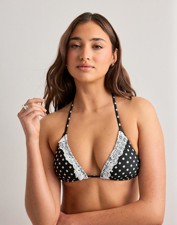 Nelly Lace Decore Bikini Triangle - Svart