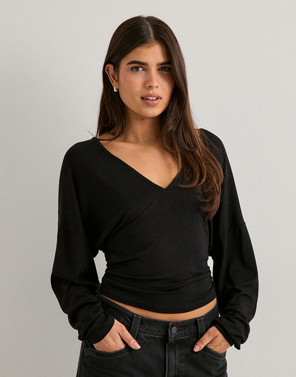 Nelly Soft Plunge LS Top - Svart