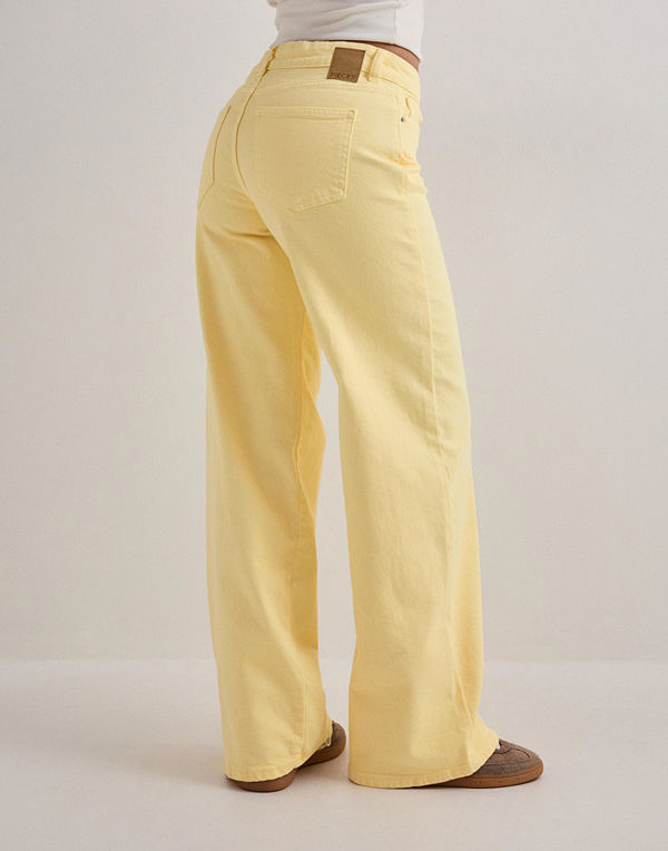 Pieces Pcselma Lw Wide Colored Noos Jeans - Gul