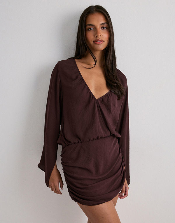 Nelly Wrap Volume Sleeve Dress - Brun
