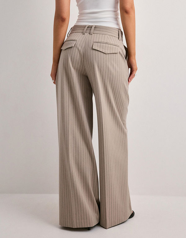 Nelly byxor Volume Back Pocket Striped Pants - Rutigt/Randigt