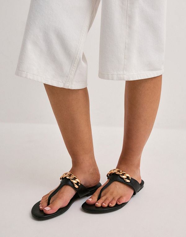 Nelly Luxurious Flip Flop - Svart