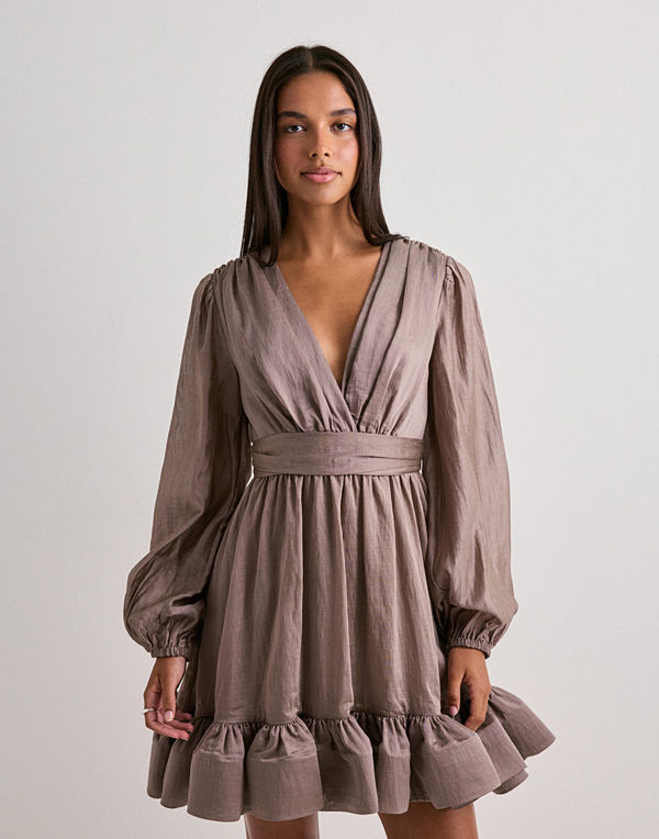 Malina Jadie V-neck Ruffled Mini Dres - Beige