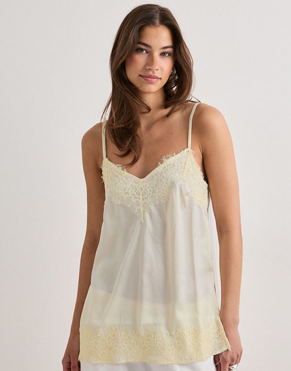 Pieces Pcariel Sl Lace Detail Top D2D Pp B - Beige