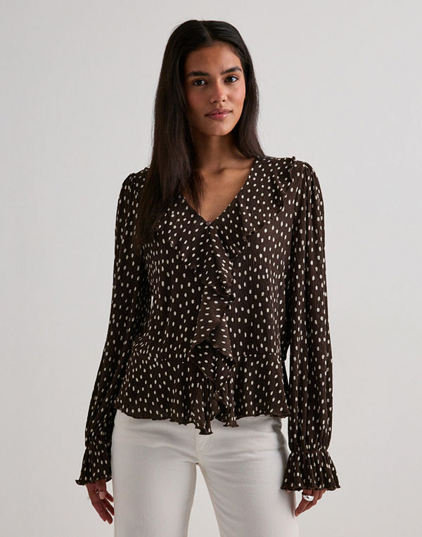 Only Onlkafie L/S Frill Top Wvn - Brun
