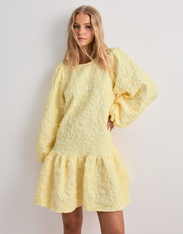 Pieces Pcgretchen Ls Short Dress D2D Dmo - Gul