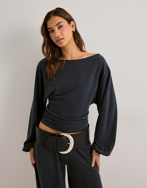Nelly Luscious LS Top - Grå
