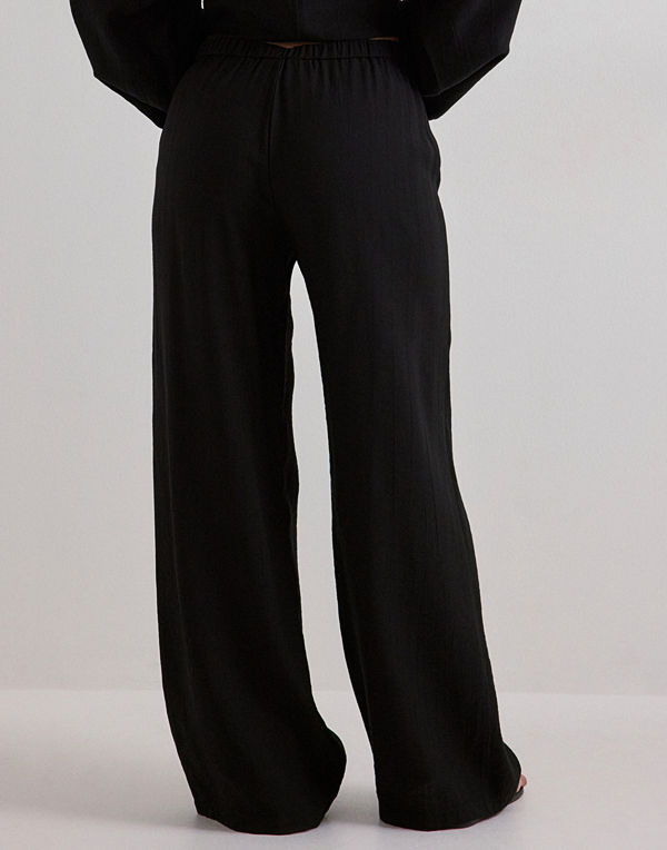 Nelly byxor Pull On Crinkled Pants - Svart