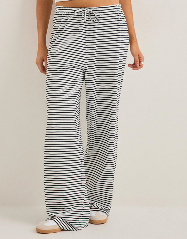Only byxor Onlkiss Life Loose Pant Cc Jrs Noos - Blå