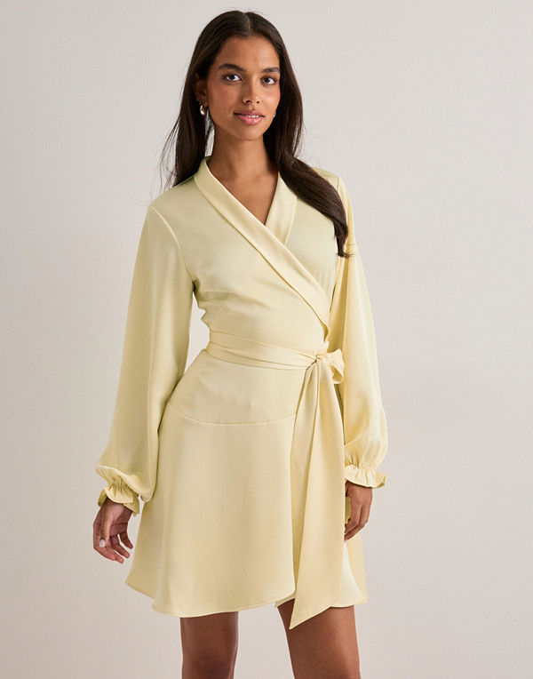 Neo Noir Colbie Heavy Sateen Dress - Gul