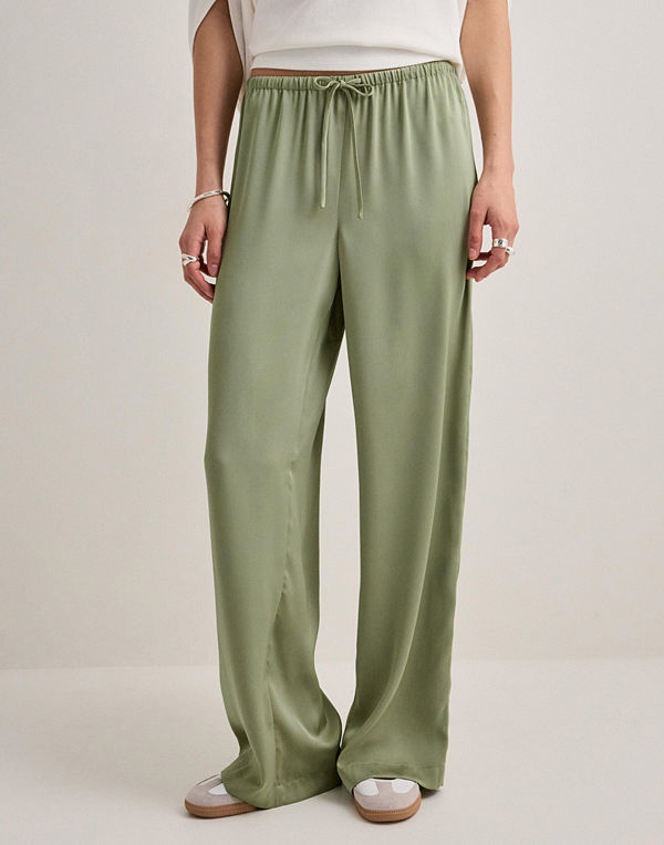 Nelly byxor Pull On Satin Pants - Grön