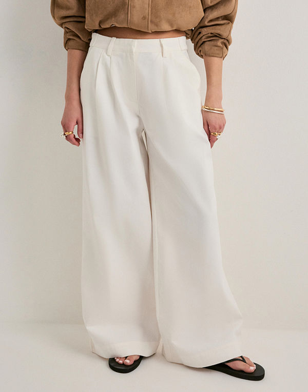 Nelly byxor Relaxed Strap Pants - Vit