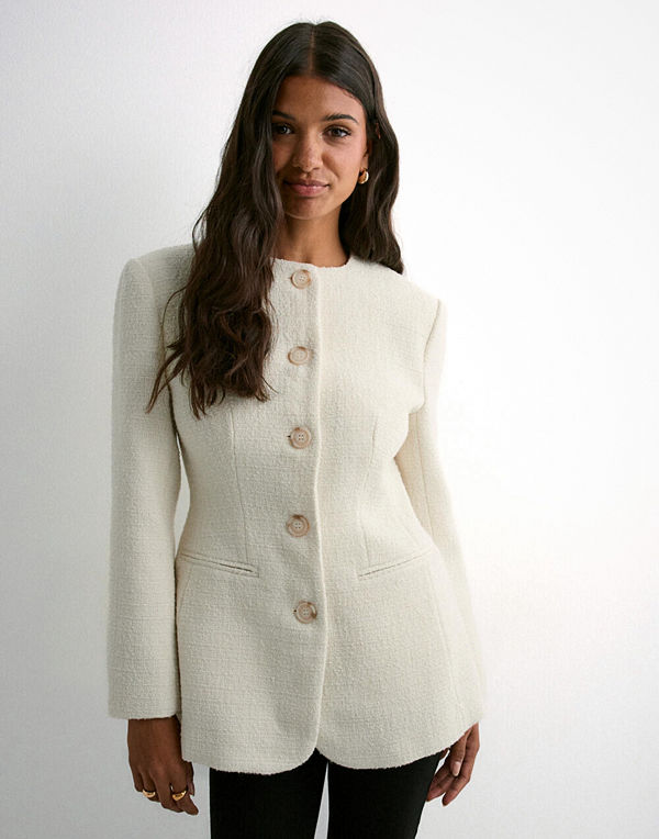 Malina Carol Fitted Round Neck Blazer - Vit