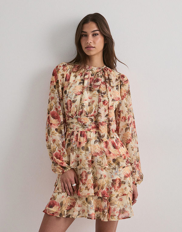 Neo Noir Mio Vintage Flower dress - Blommig