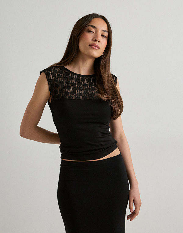 Nelly Lace Blocking Sleeveless Top - Svart