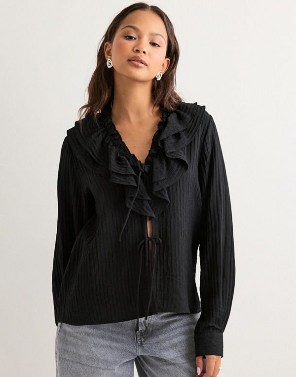 Vero Moda Vmkausa Flounce Ls Top Wvn Ga - Svart