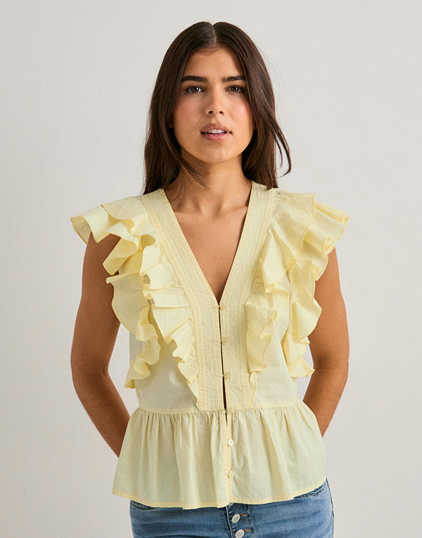Nelly Cute Pleat Blouse - Gul