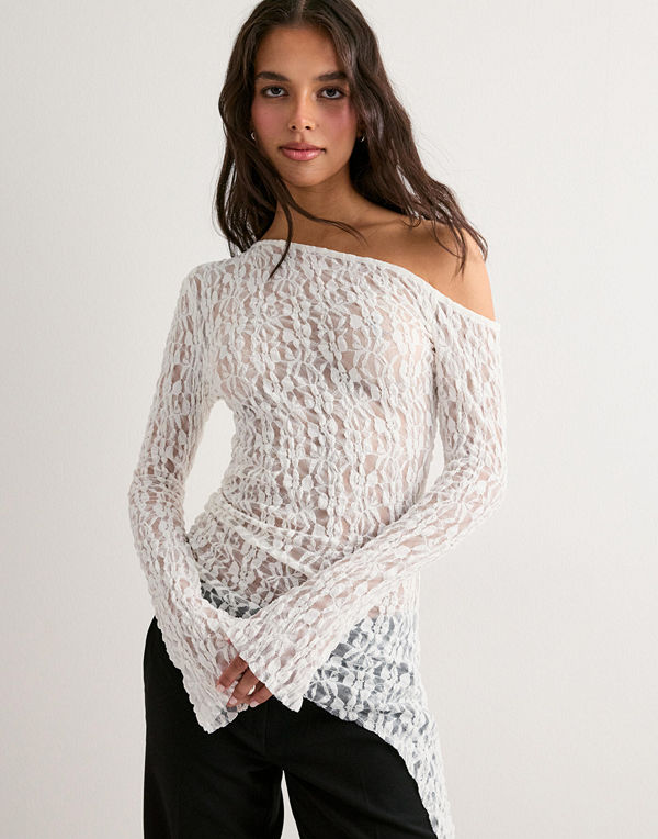 Nelly Asymmetric Lace Top - Vit