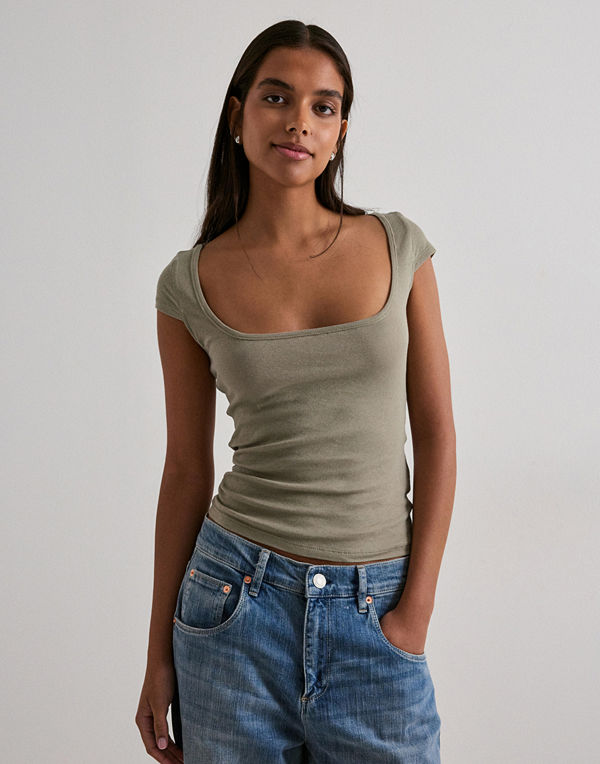 Nelly Perfect Basic Short Sleeve Top - Grön