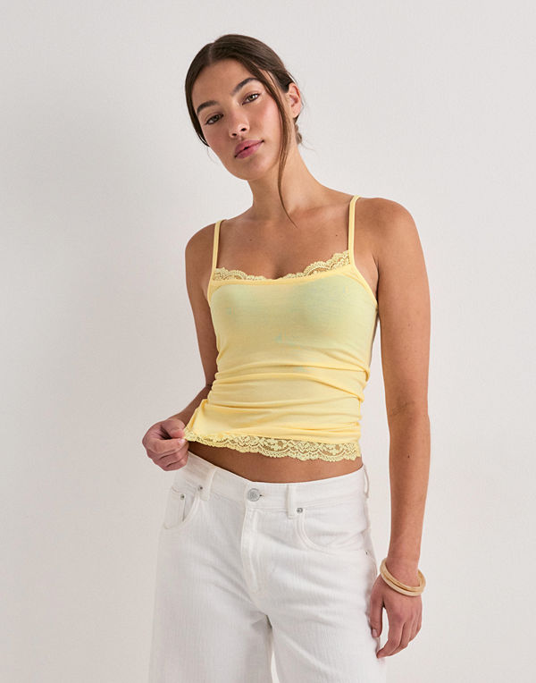 Nelly Soft Lace Detail Singlet - Gul