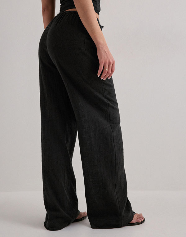 Nelly byxor Easy Breeze Pants - Svart
