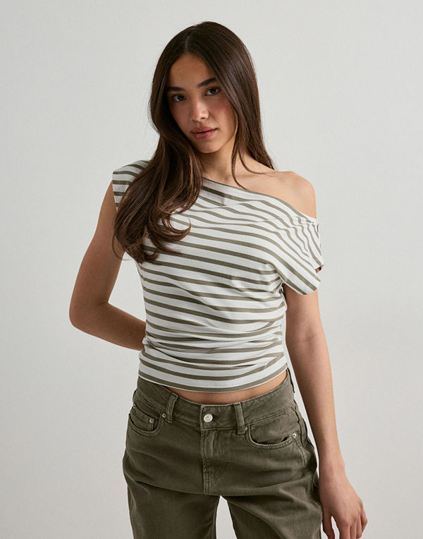 Nelly Stripe Shoulder Top - Grön