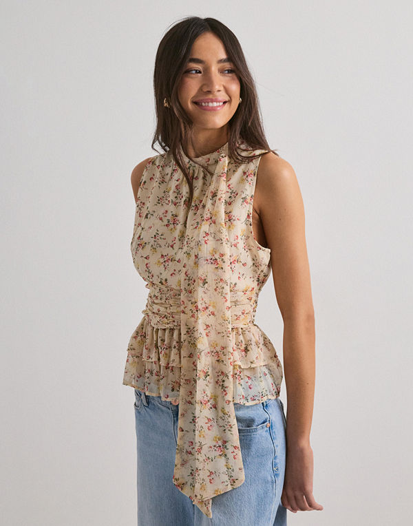 Neo Noir Ansol Meadow Printed Top - Blommig