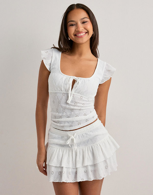 Nelly Broderie Anglais Mini Skirt - Vit