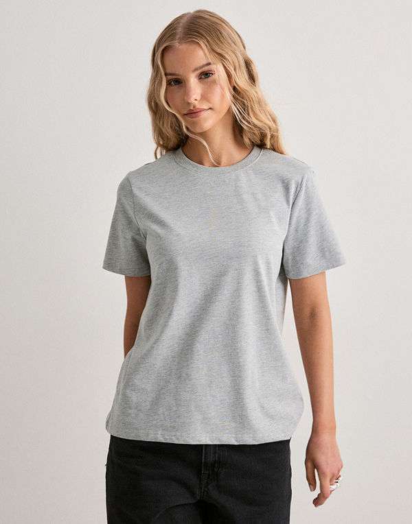 Pieces Pcria Ss Solid Tee Jrs Noos Bc - Grå