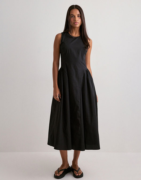 Neo Noir Zora Poplin Dress - Svart