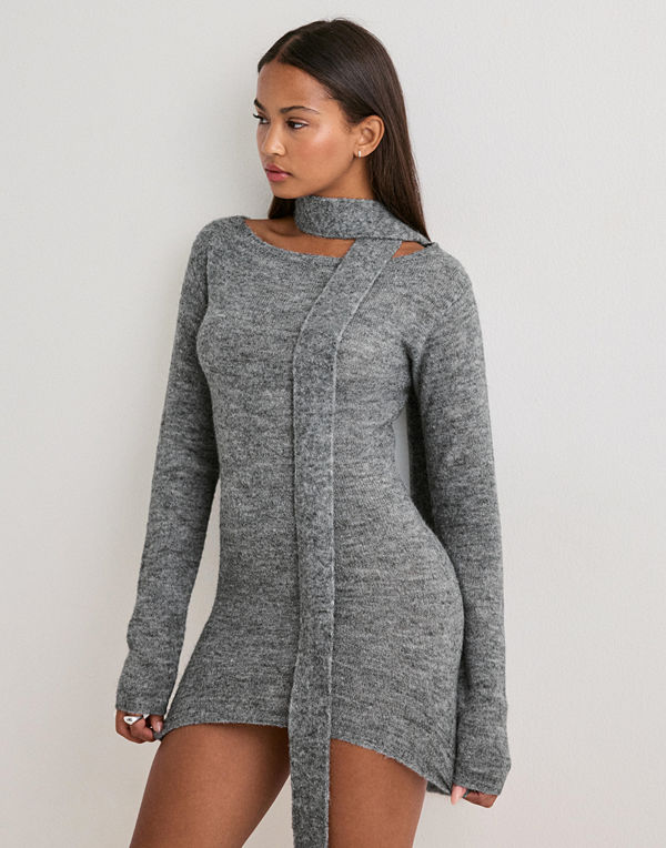 Nelly Tight Long Knit Sweater - Grå