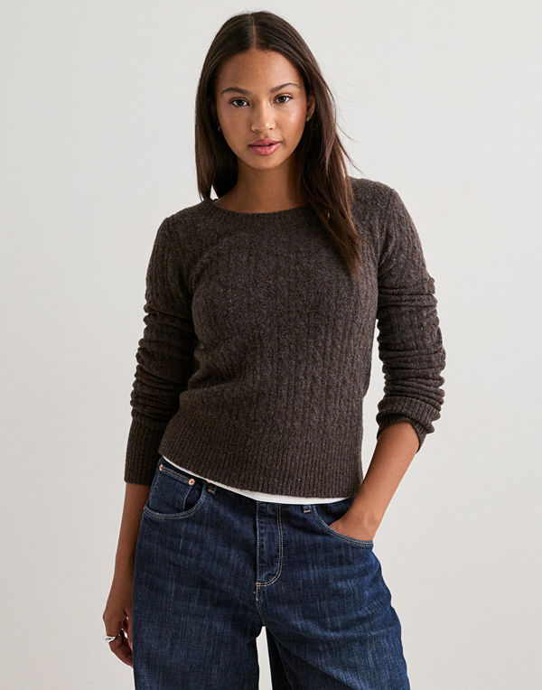 Nelly Tight Cable Knit Sweater - Brun