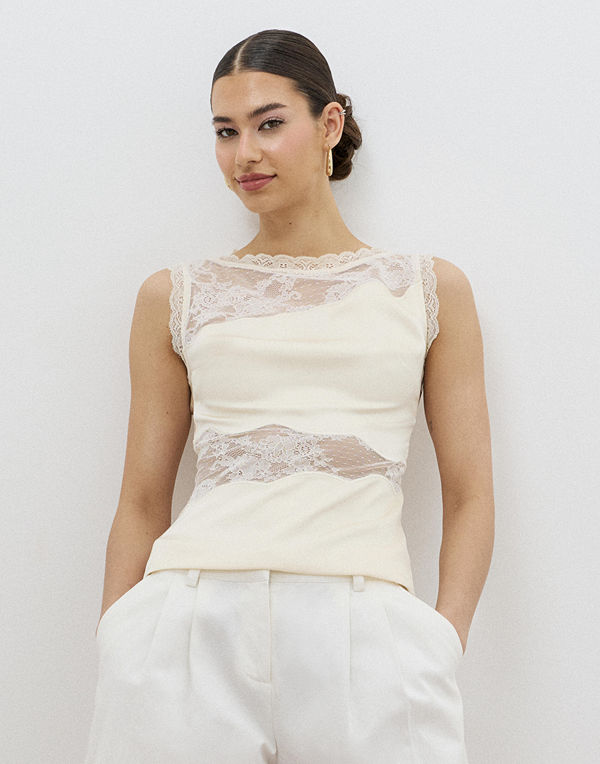Malina Desire Lace Trimmed Cut Out To - Vit