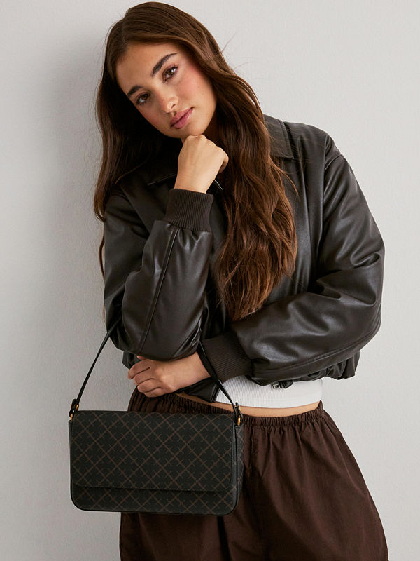 By Malene Birger Tallie - Brun
