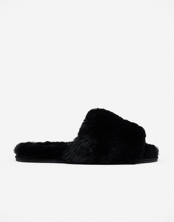 Nelly Cosy Faux Fur Slipper - Svart